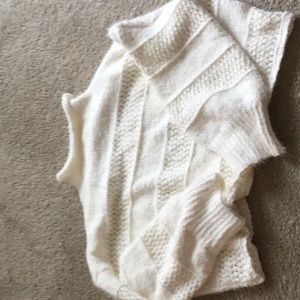 Crop style beautiful soft sweater, XXL